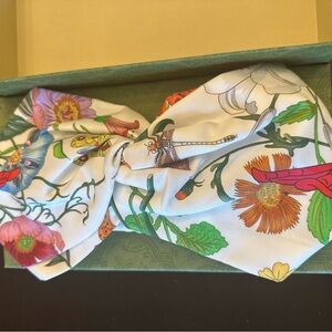 Gucci White Flora Printed Logo Multicolor Silk Headband